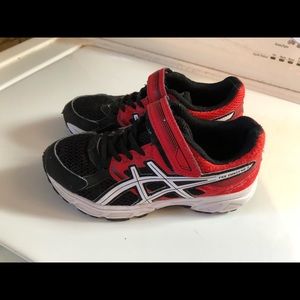 ASICS Tennis shoes